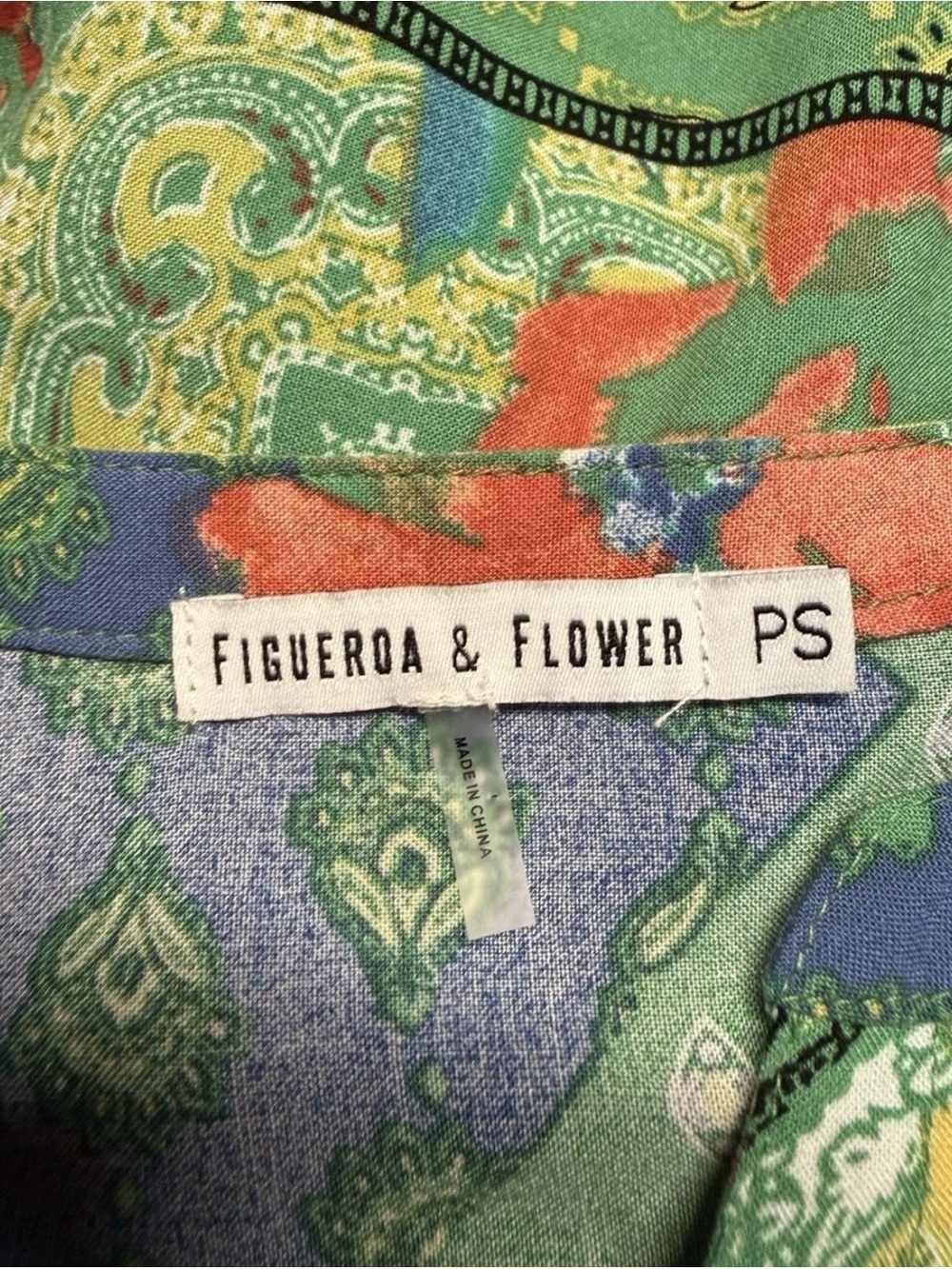 Figueroa & Flower paisley V-Neck button down blouse - Picture 4 of 6